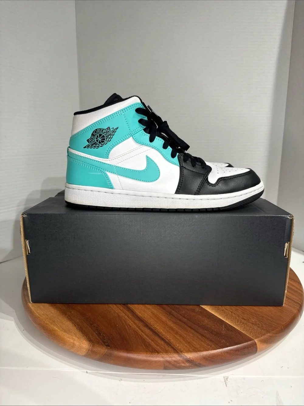 Nike Air Jordan 1 Mid Tropical Twist Men's Size 10 Sneakers 554724-132